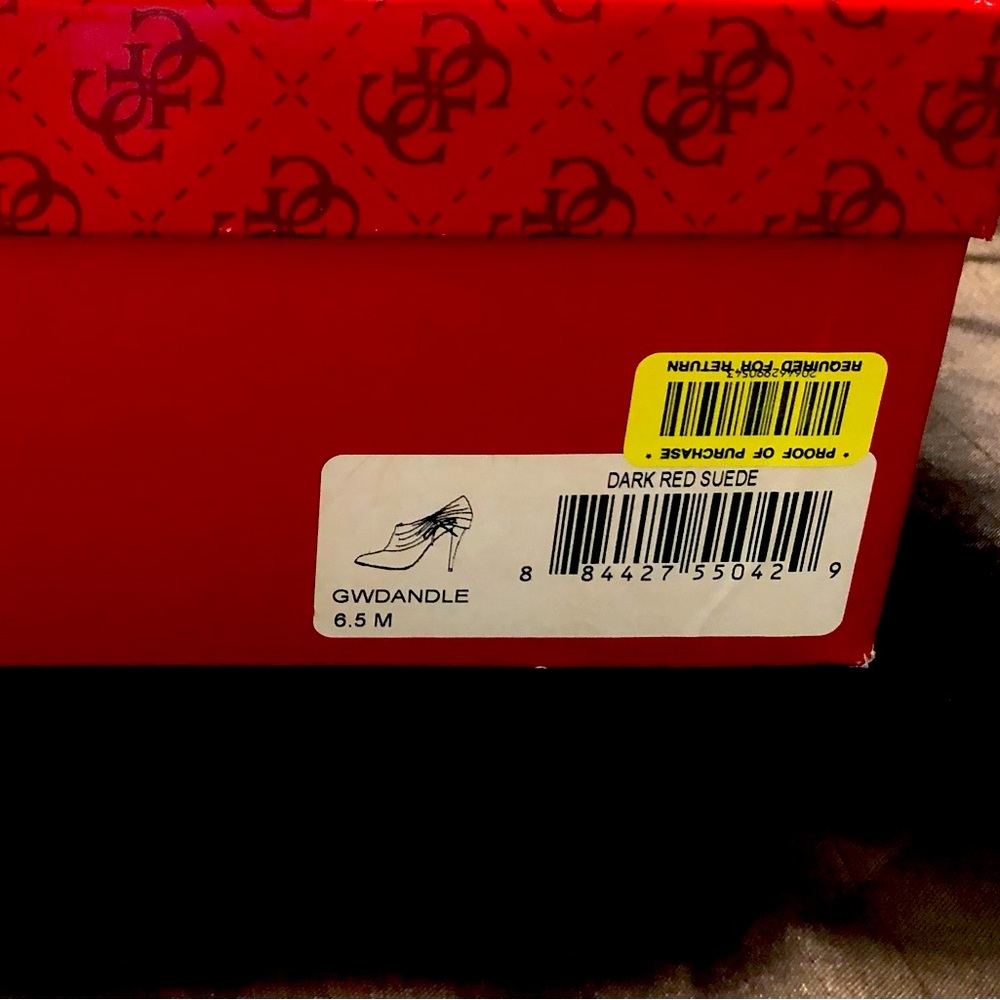 Women shoe, dark red suede.